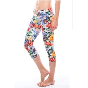 WLFP Summer Rose Capri crop leggings